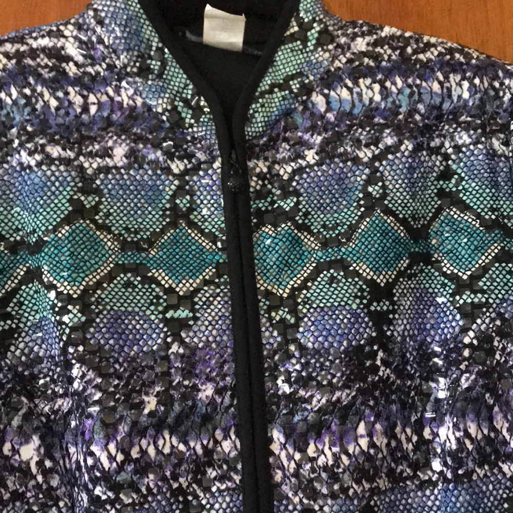 Addressing Woman Jacket - Picture 2 of 5